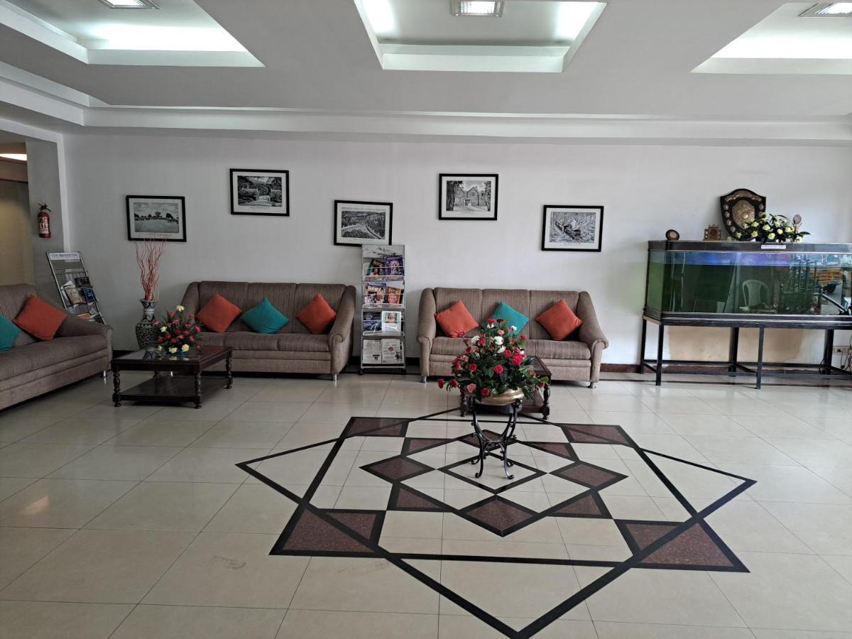Hotel Preethi Classic Towers Уті Екстер'єр фото