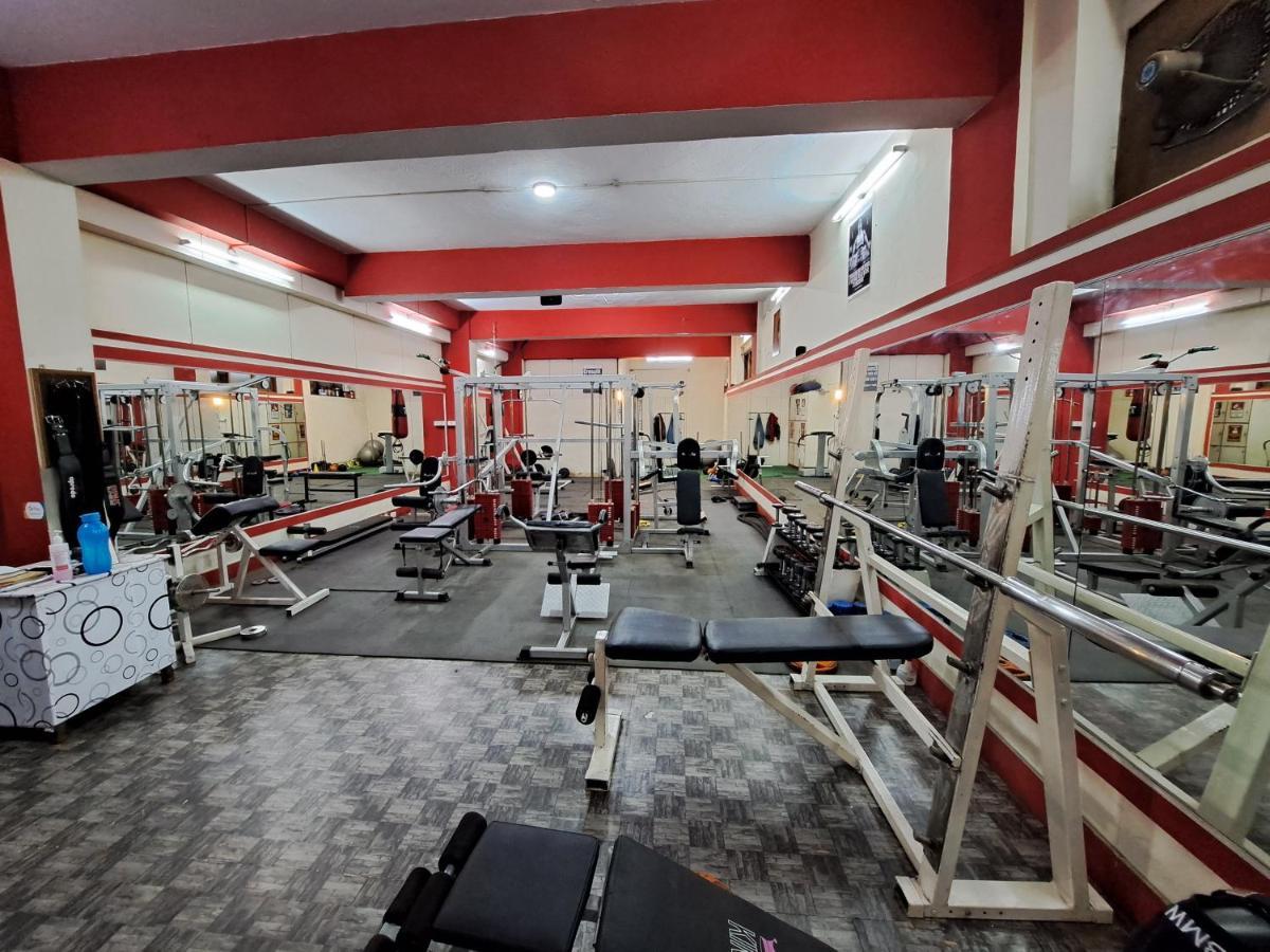 Hotel Preethi Classic Towers Уті Екстер'єр фото