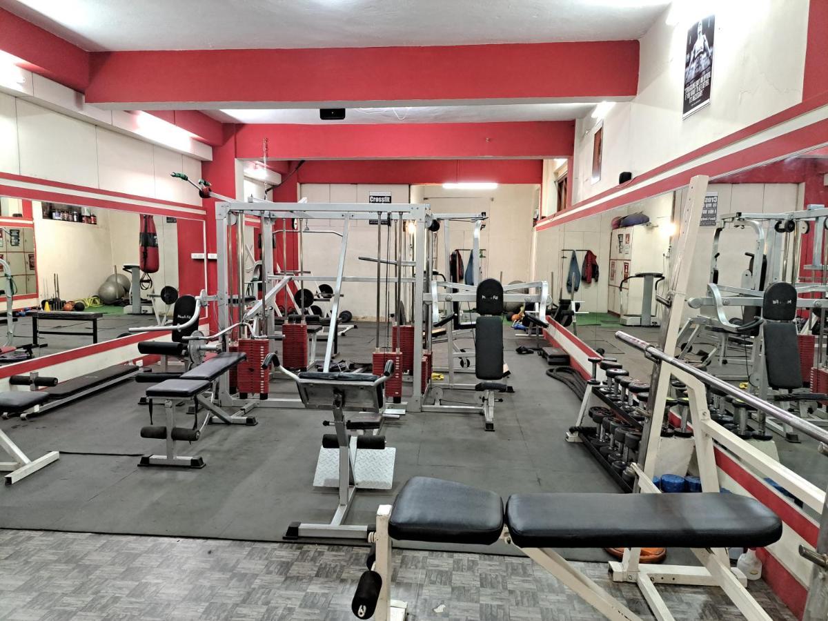 Hotel Preethi Classic Towers Уті Екстер'єр фото